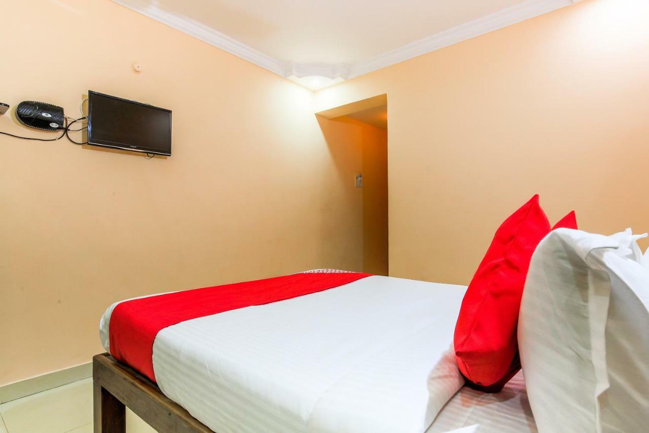 Hotel Oyo 23035 Srinivas Residency Madgaon Esterno foto